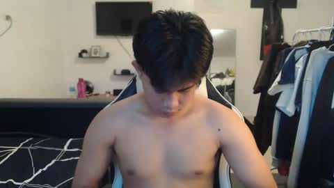 Snapshot of loverboyph04 chatting on November 20, 4:12 am loverboyph04 online show from November 20, 4:12 am