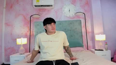 Snapshot of loverebels_ chatting on November 9, 12:36 pm loverebels_ online show from November 9, 12:36 pm