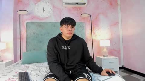 Snapshot of loverebels_ chatting on November 25, 12:49 pm loverebels_ online show from November 25, 12:49 pm