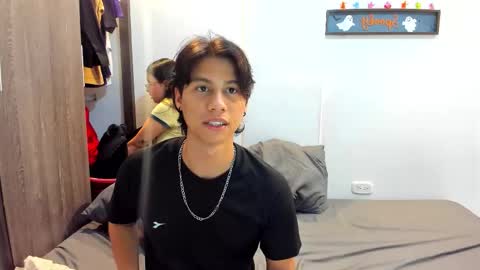 Snapshot of lovers_clover_x chatting on September 12, 1:17 am Lovers Clover X online show from September 12, 1:17 am