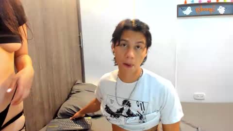 Snapshot of lovers_clover_x chatting on September 20, 11:39 pm Lovers Clover X online show from September 20, 11:39 pm