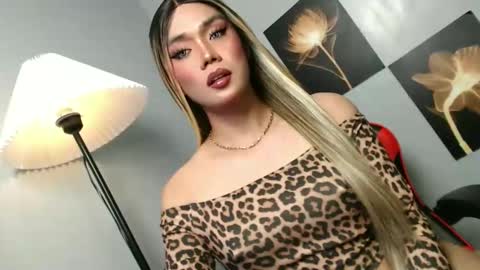 lovers moon22 online show from November 14, 12:15 pm