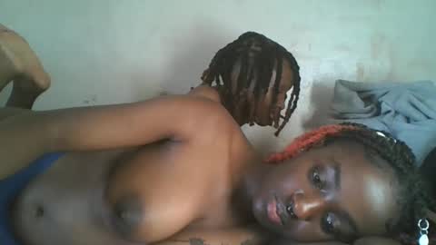 Snapshot of lovers_oncam chatting on April 9, 2:33 pm RedJoy online show from April 9, 2:33 pm