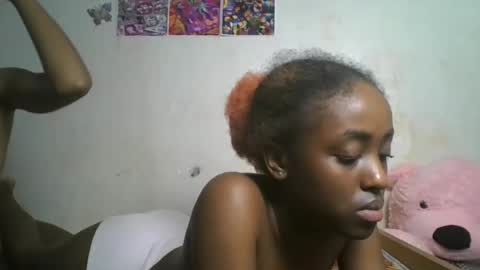 Snapshot of lovers_oncam chatting on June 7, 7:12 am RedJoy online show from June 7, 7:12 am