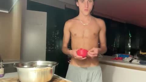 Leo Loves online show from February 4, 10:32 am