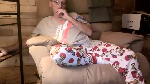 Snapshot of lovesex6565 chatting on April 2, 10:24 am just here to have fun and cum online show from April 2, 10:24 am