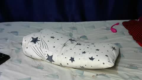 Snapshot of loveslut_ chatting on November 11, 9:31 am loveslut_ online show from November 11, 9:31 am