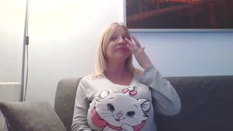 Snapshot of lovestar544963 chatting on January 24, 11:45 pm Marlyn online show from January 24, 11:45 pm