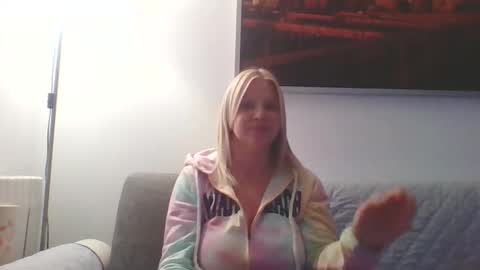 Marlyn online show from December 13, 11:10 pm