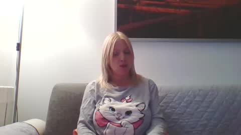 Snapshot of lovestar544963 chatting on February 4, 3:51 pm Marlyn online show from February 4, 3:51 pm