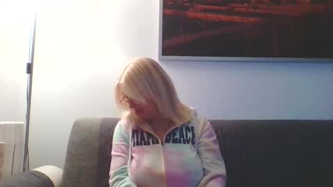 Marlyn online show from March 6, 12:07 am