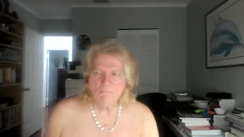 Snapshot of lovestylistwomen chatting on November 14, 1:59 am Michael online show from November 14, 1:59 am