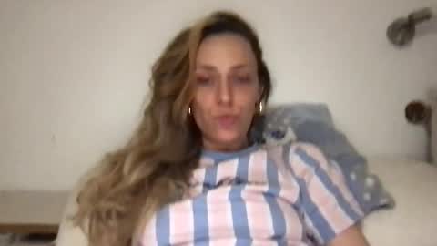 lovewithus97 online show from April 20, 12:46 am