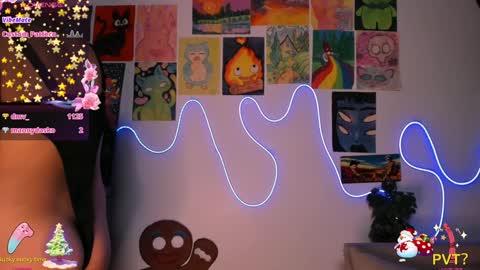 Snapshot of lovexxxdanna chatting on December 6, 7:43 am Danna online show from December 6, 7:43 am