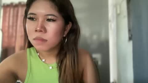 Snapshot of loveymerry chatting on February 24, 6:22 am merry online show from February 24, 6:22 am