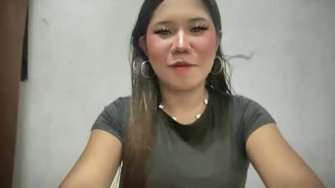 Snapshot of loveymerry chatting on February 25, 12:15 pm merry online show from February 25, 12:15 pm