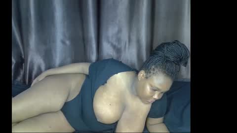 loveytiana online show from December 4, 12:31 am