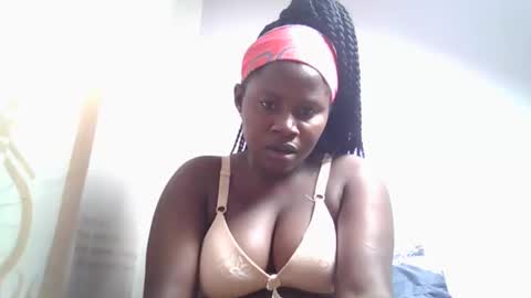 lovie_paula online show from October 14, 7:31 am