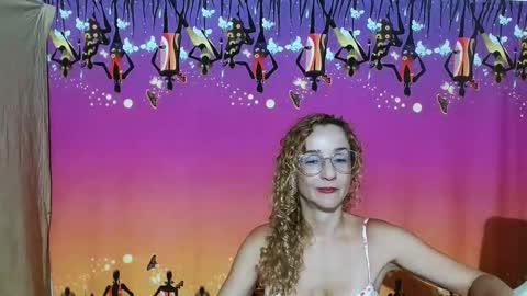 Snapshot of loving__lily chatting on October 25, 3:36 am loving  online show from October 25, 3:36 am