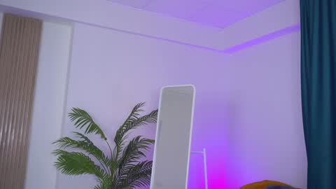 Nora online show from December 22, 8:05 am