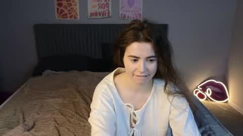 Snapshot of lovingwhisperr chatting on February 20, 1:24 am Erika online show from February 20, 1:24 am