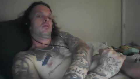 Snapshot of lowkey7486 chatting on February 19, 10:11 am Lowkey online show from February 19, 10:11 am