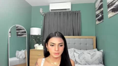 Snapshot of lowla_19 chatting on June 7, 6:22 pm Candice online show from June 7, 6:22 pm