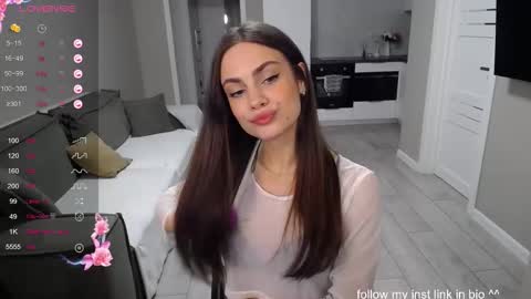 Snapshot of loxy_ chatting on September 21, 9:27 pm Loxy online show from September 21, 9:27 pm