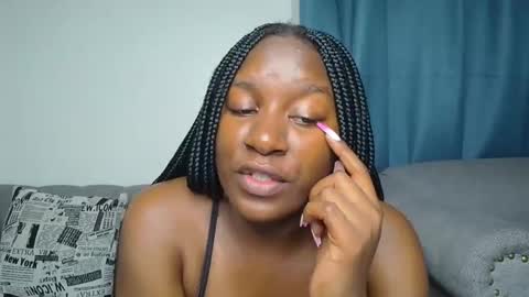 loyalcutie online show from November 17, 4:29 am