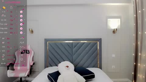 lu_mina online show from January 11, 9:25 pm