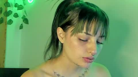 Jenn online show from April 15, 6:37 pm