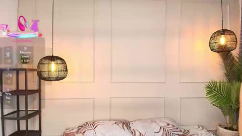 lUAN online show from October 29, 7:48 pm