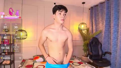 lUAN online show from December 19, 8:27 pm