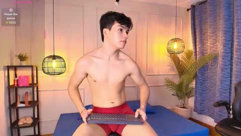 lUAN online show from February 3, 12:32 pm