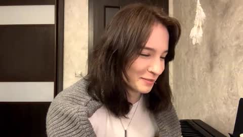 luannmaixner online show from December 4, 5:43 pm