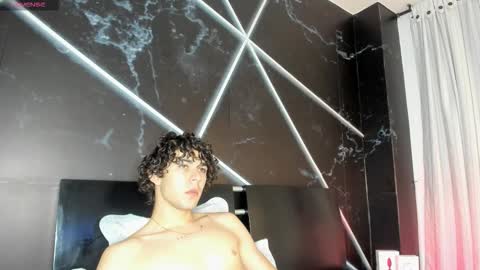 Snapshot of luca_ferrer_ chatting on October 25, 1:57 am Luca Ferrer online show from October 25, 1:57 am