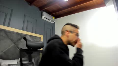 luca_morettii online show from October 8, 12:03 pm