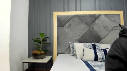 luca_morettii online show from October 17, 4:09 pm