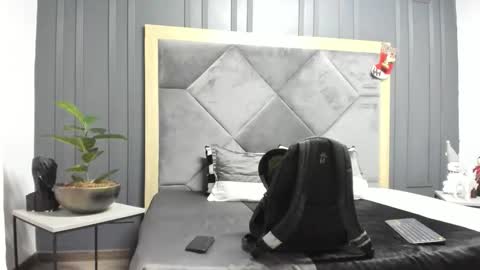 luca_morettii online show from December 21, 12:12 pm