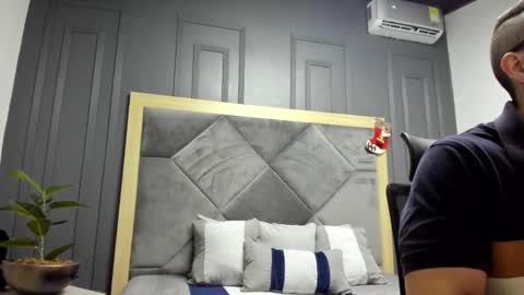 luca_morettii online show from January 7, 12:18 pm