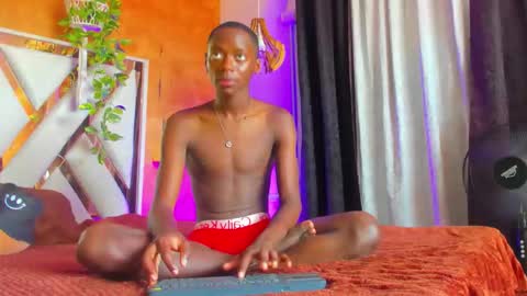 Snapshot of luca_sins chatting on March 16, 8:35 pm luca_sins online show from March 16, 8:35 pm