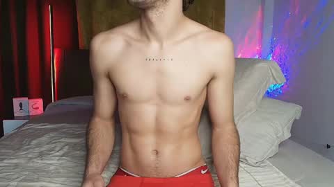 Snapshot of lucaa_ferrer chatting on April 16, 6:03 am Luca Ferrer online show from April 16, 6:03 am