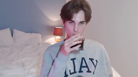 lucacharm online show from December 22, 10:25 pm