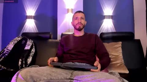 Snapshot of lucas4me chatting on February 8, 4:38 am Lucas online show from February 8, 4:38 am