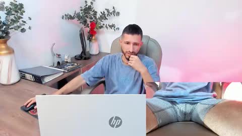 Snapshot of lucas4me chatting on February 25, 2:43 am Lucas online show from February 25, 2:43 am