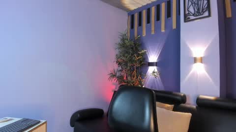 Lucas online show from April 19, 2:44 am