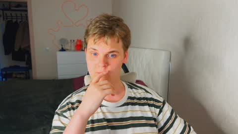 Snapshot of lucas_dany chatting on April 3, 1:20 pm Lucas Gill online show from April 3, 1:20 pm