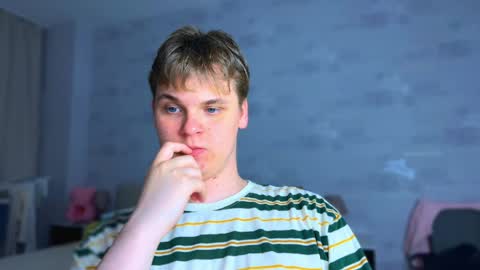Snapshot of lucas_dany chatting on April 10, 7:40 pm Lucas Gill online show from April 10, 7:40 pm