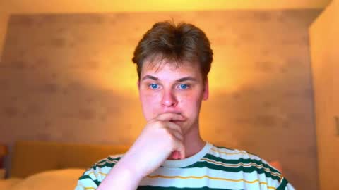Snapshot of lucas_dany chatting on April 13, 8:14 pm Lucas Gill online show from April 13, 8:14 pm