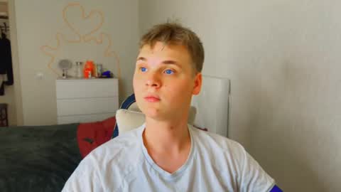 Snapshot of lucas_dany chatting on May 15, 12:12 pm Lucas Gill online show from May 15, 12:12 pm